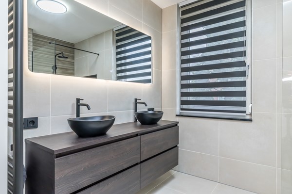 Foto - Te koop: In Landgraaf op een zeer kindvriendelijke locatie bevindt zich deze nette en moderne instapklare energiezuinige tussenwoning uit 2008